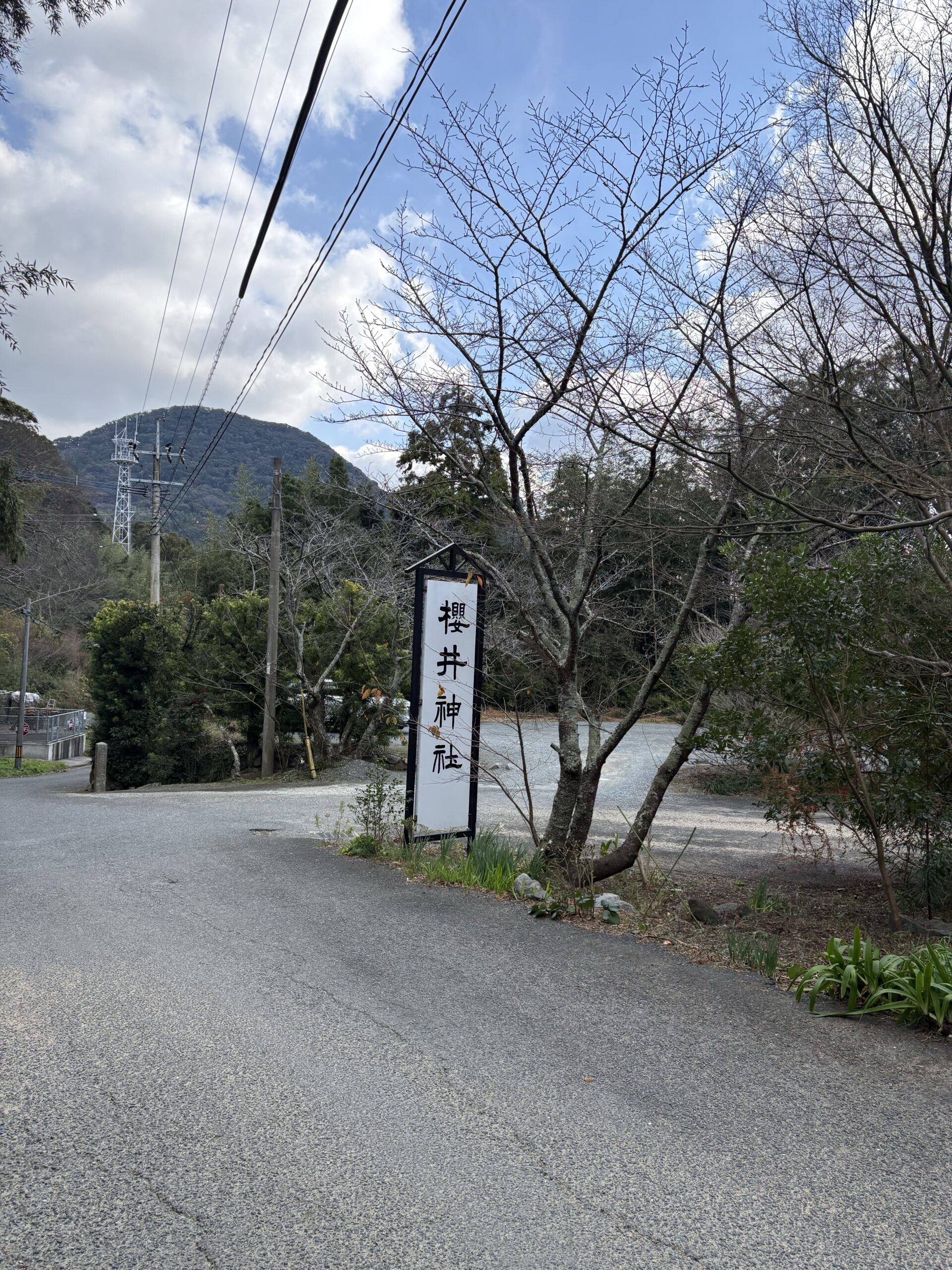 Itoshima Sakurai Shrine main hall haiden worship hall facade wood structure traditional