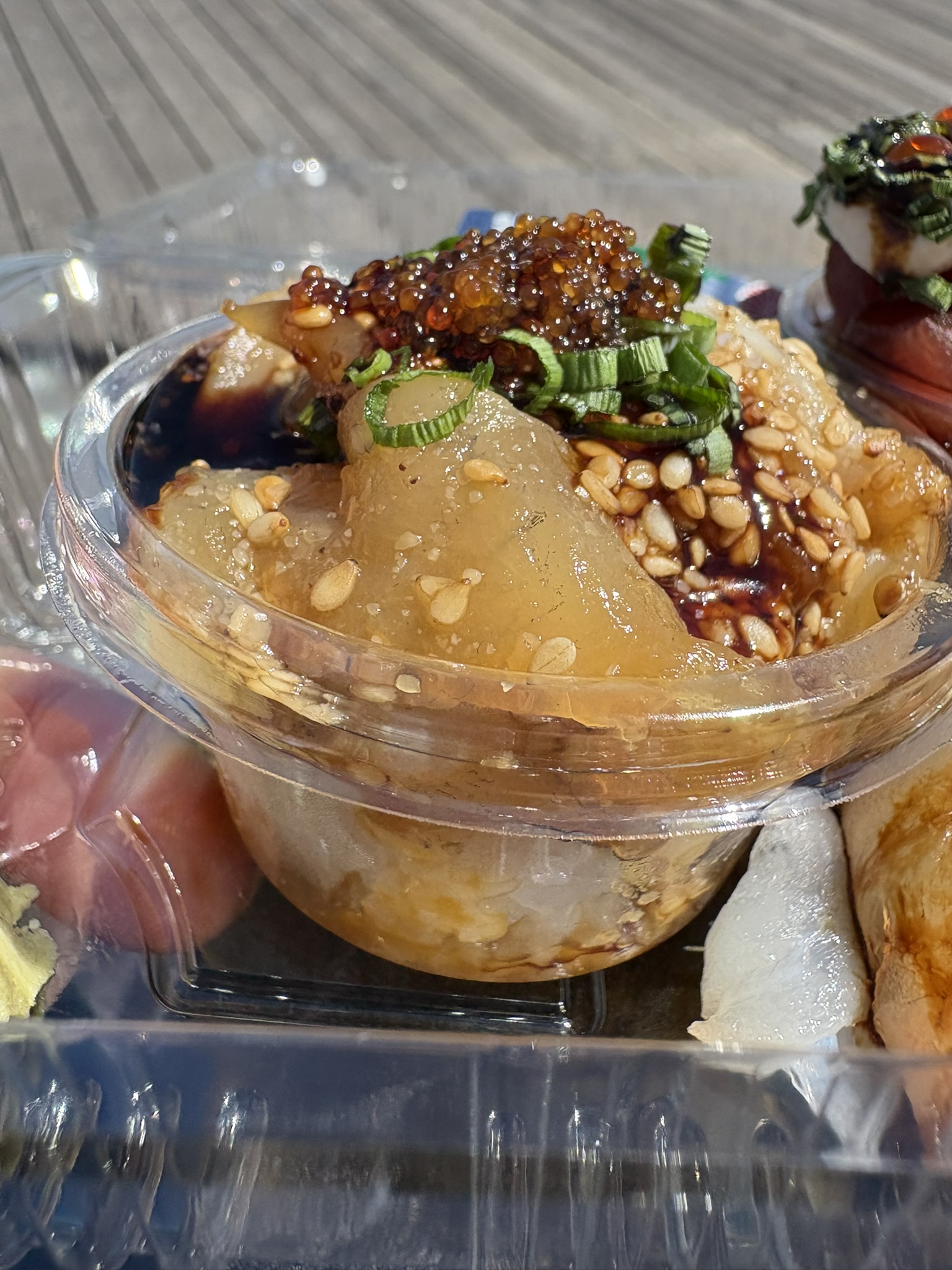 唐戸市場で買った海鮮丼