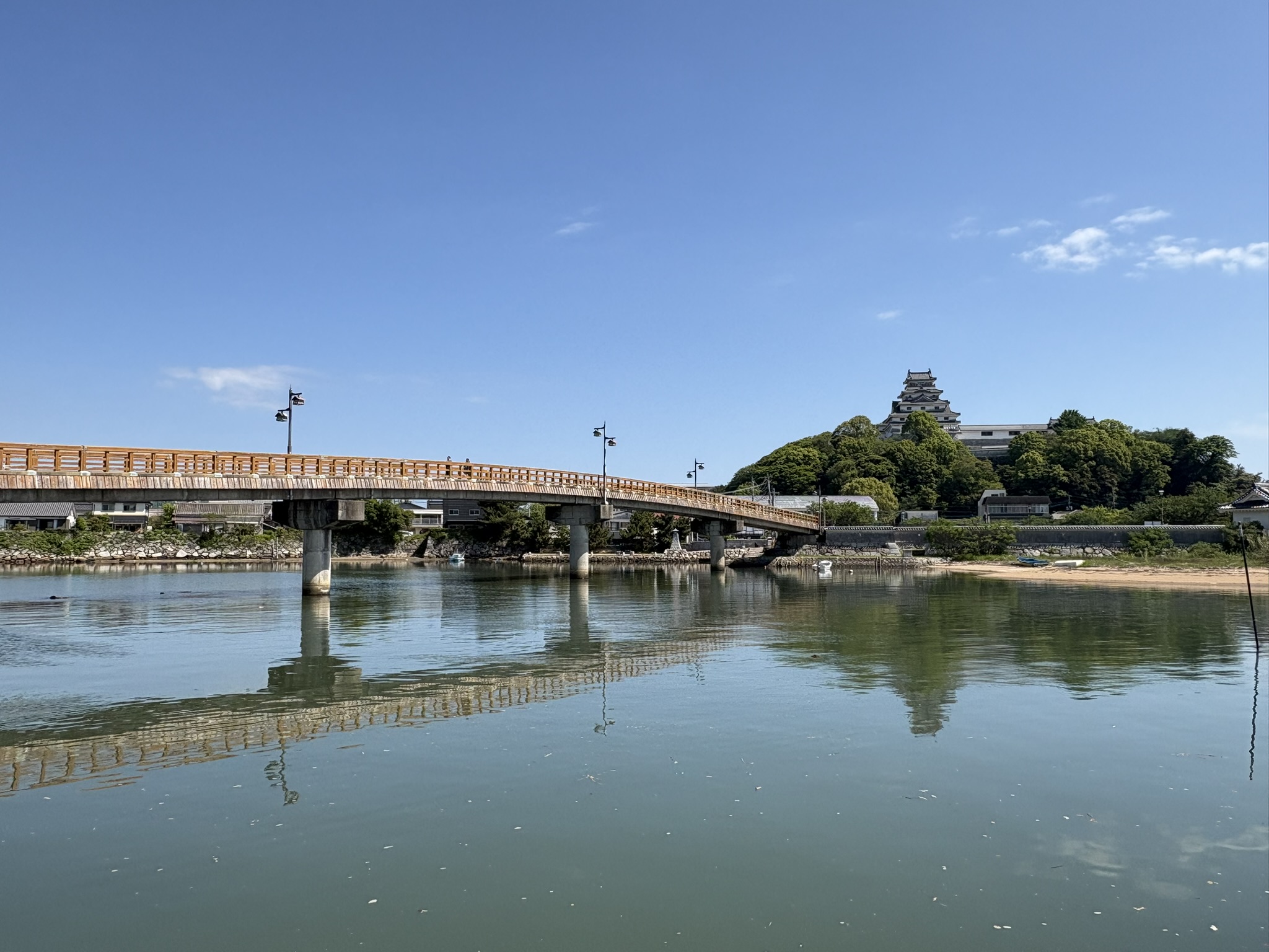 橋から見える唐津城