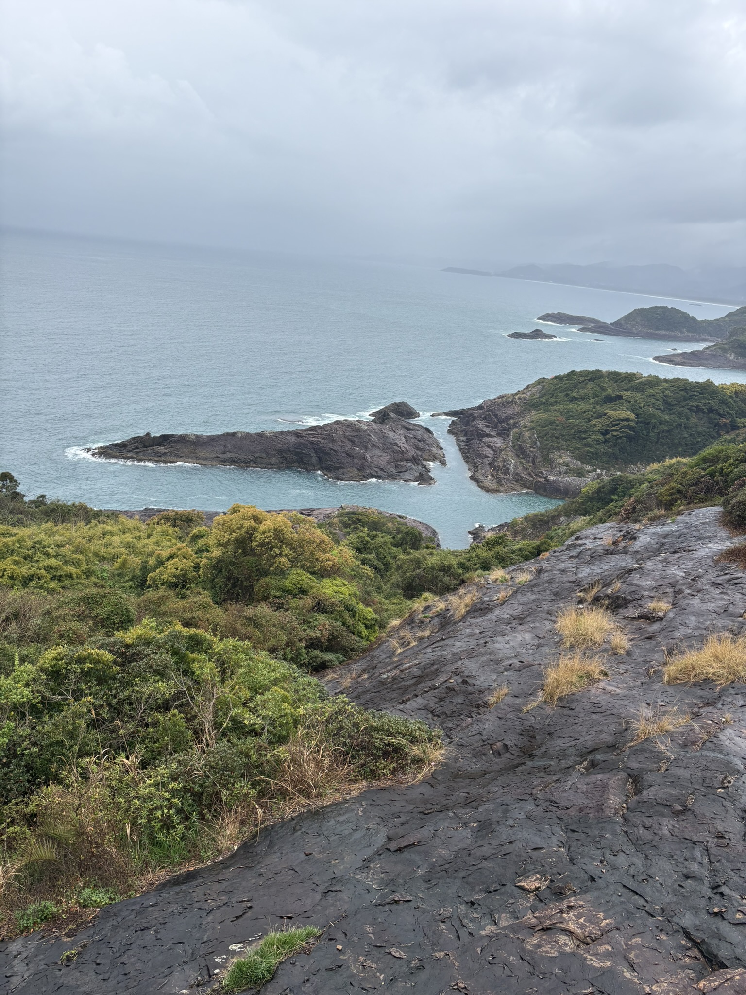 Kurusu no Umi cliff wave crashing dramatic rocky coast Hyuga Miyazaki Pacific