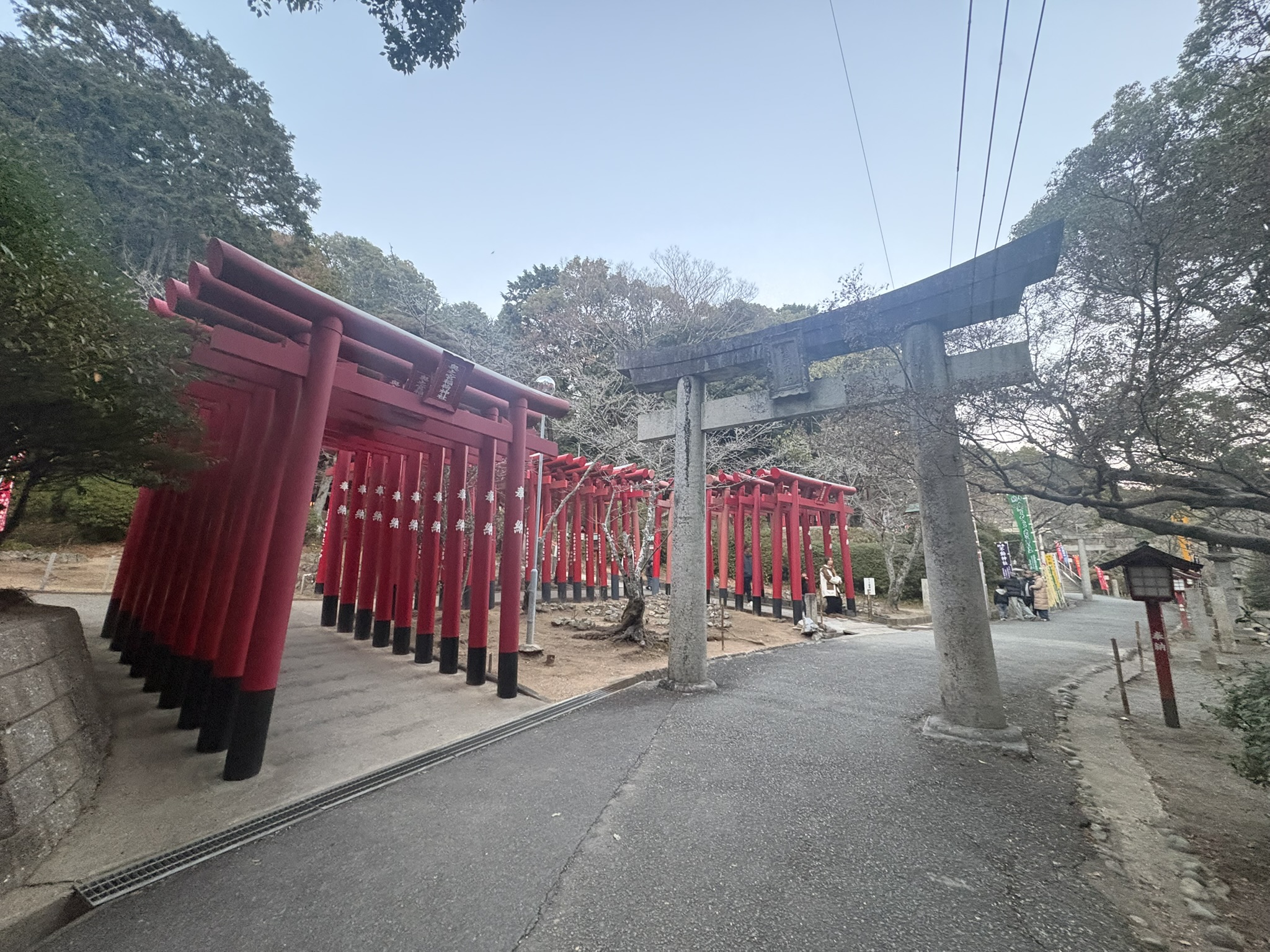 Miyajidake Jinja haiden worship hall exterior architecture New Year crowd
