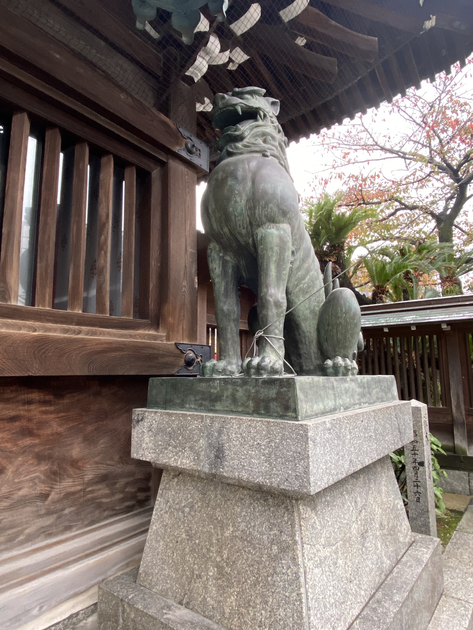 Bronze komainu guardian dog statue at Sumiyoshi Shrine Fukuoka