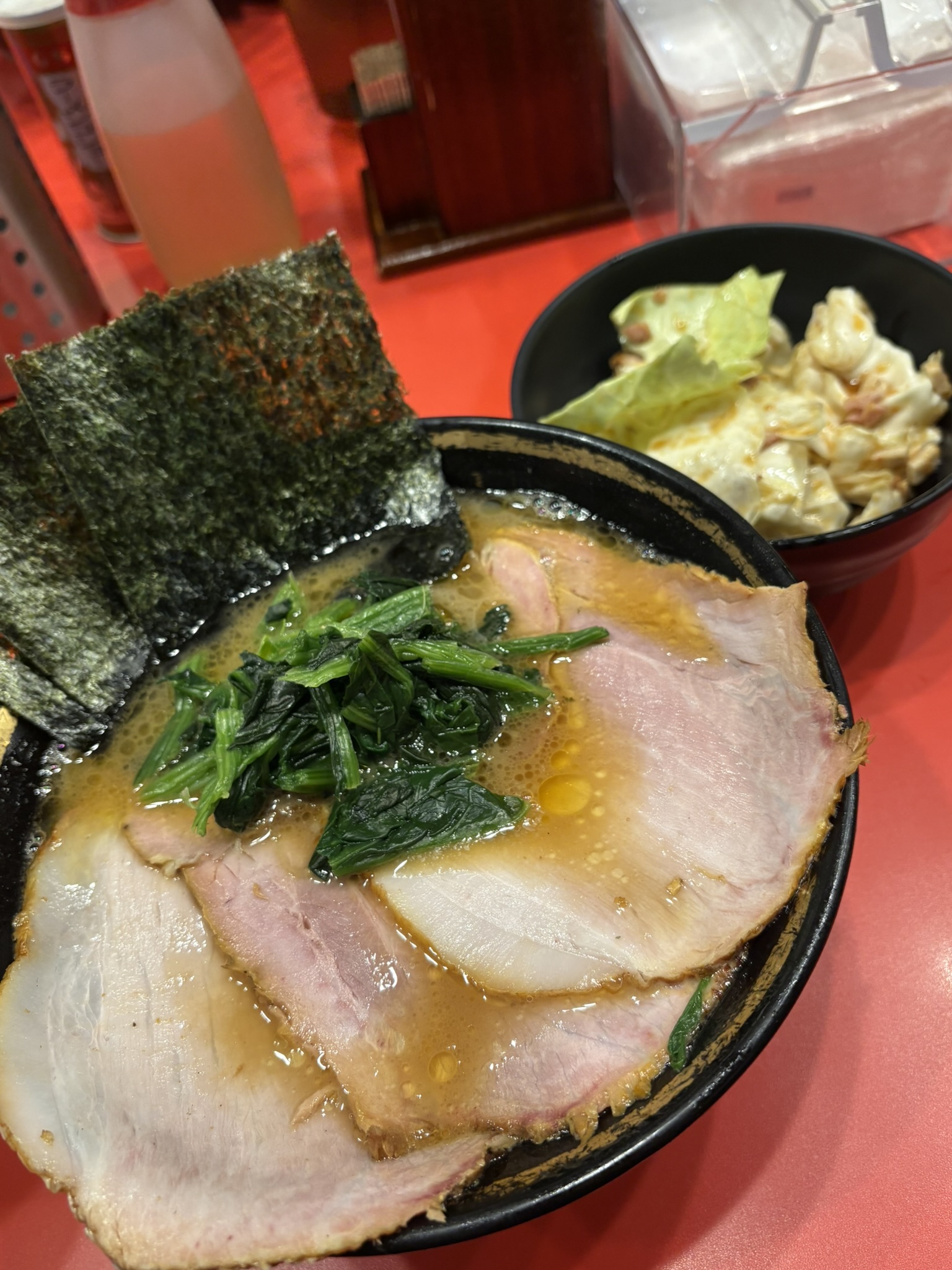 Uchida ya ramen table chashu negi toppings condiments spice fukuoka tonkotsu